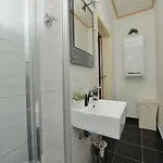 Oasis Miro Vila *