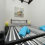 Oasis Miro Vila *
